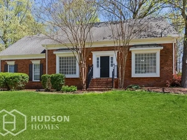 364 Locust Grove Dr, Cordova, TN 38018