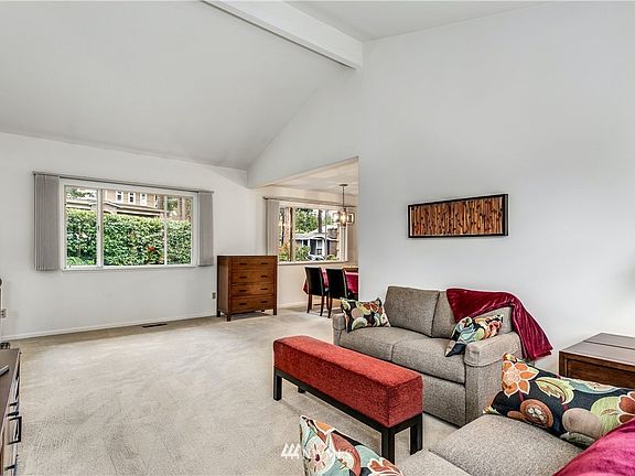 5th image of 525 94th Avenue NE