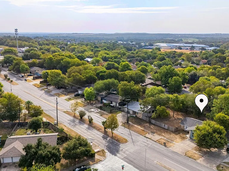 2523 E Stassney Ln — Photo 30
