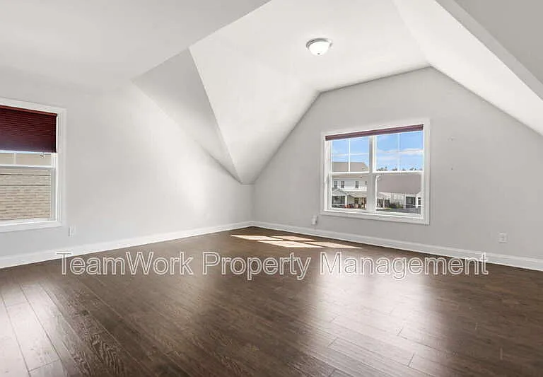 233 Seaworthy St — Photo 32
