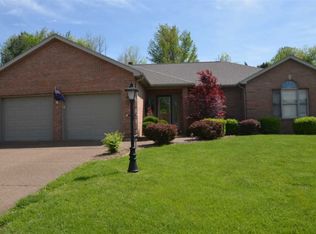 8911 Camelot Dr, Newburgh, IN 47630