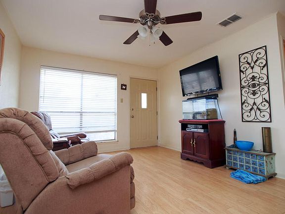 3rd image of 10978 Gates Ln