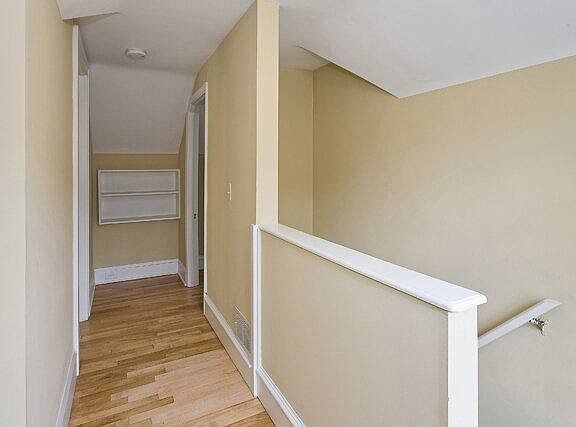 4th image of 891 21st Ave SE