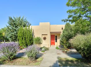 27 Sobradora Dr, Santa Fe, NM 87508