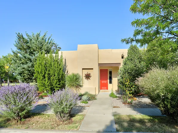 27 Sobradora Dr, Santa Fe, NM 87508