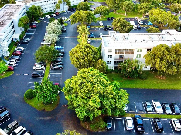 111 Royal Park Drive #2A, Oakland Park, FL 33309