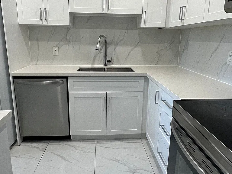 131 Taunton Rd E #409 — Photo 3