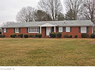 2412 Country Club Rd, Winston Salem, NC 27104