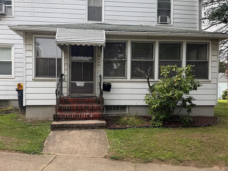 4 Edward St #1