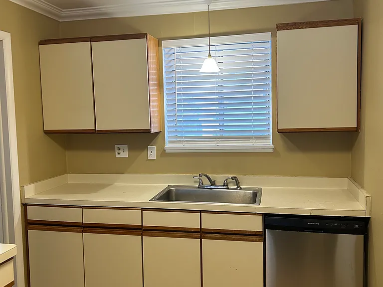 2454 East Ave #A — Photo 9
