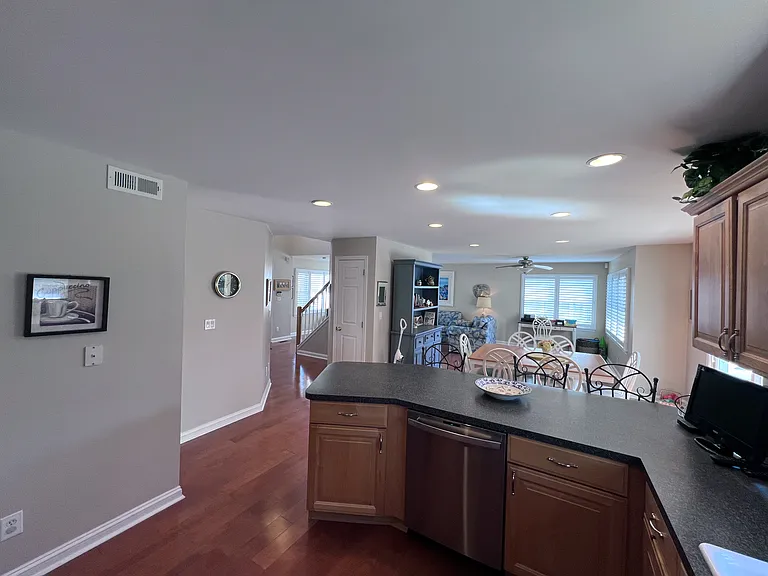 106 N Coolidge Ave — Photo 11