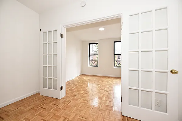 Rented by Buchbinder & Warren | media 10