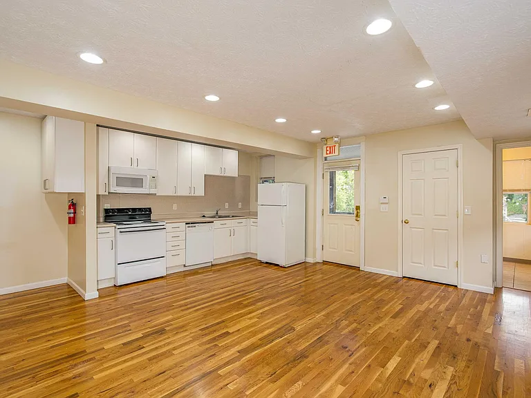299 E 15th Ave #4 — Photo 21