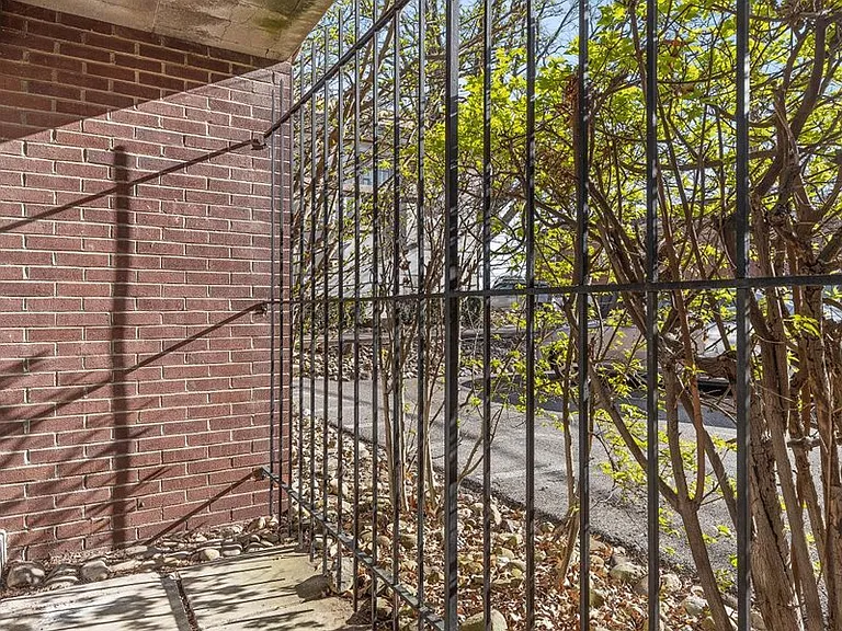 265 Shady Ave #13 — Photo 12