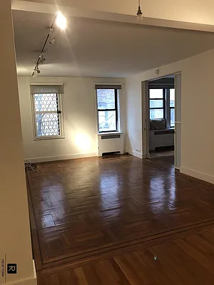 Rented by R New York | media 16