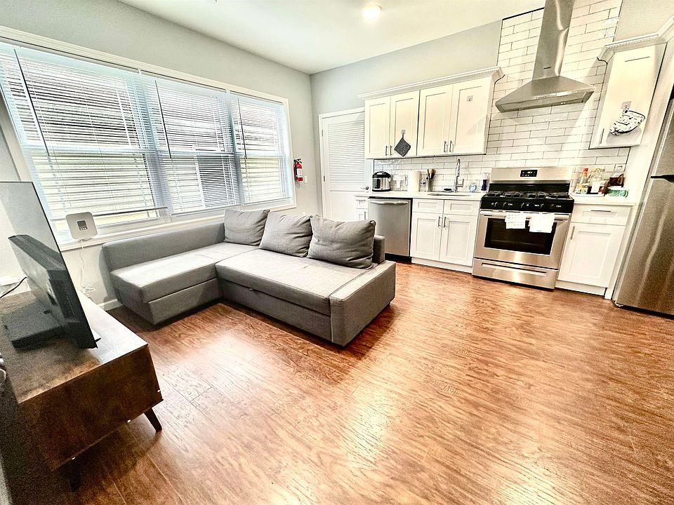 1st image of 40 Vroom St #3B