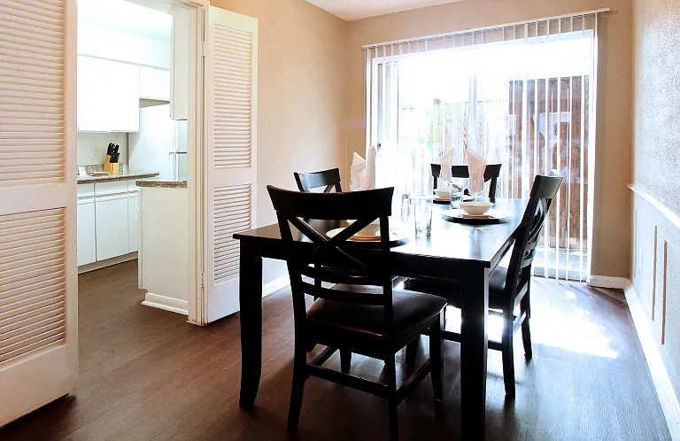 Briarwood Apartments — Photo 9