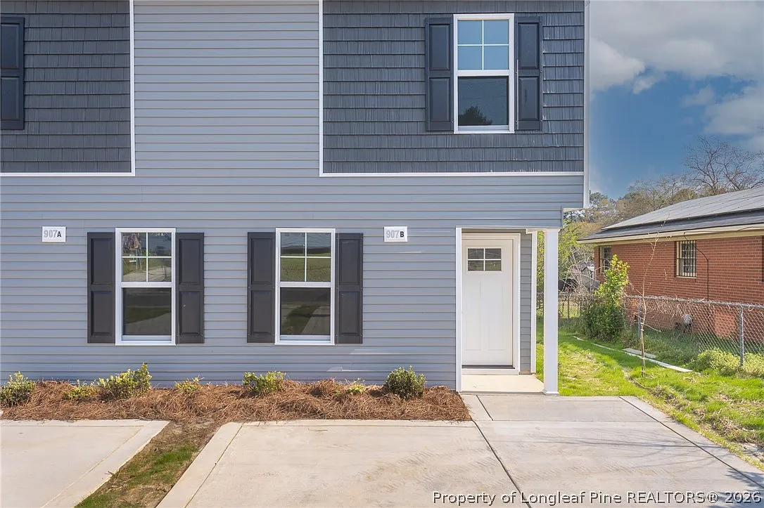 3 bed, 2.5 bath, 1527 sqft, $1,600 — Photo 4