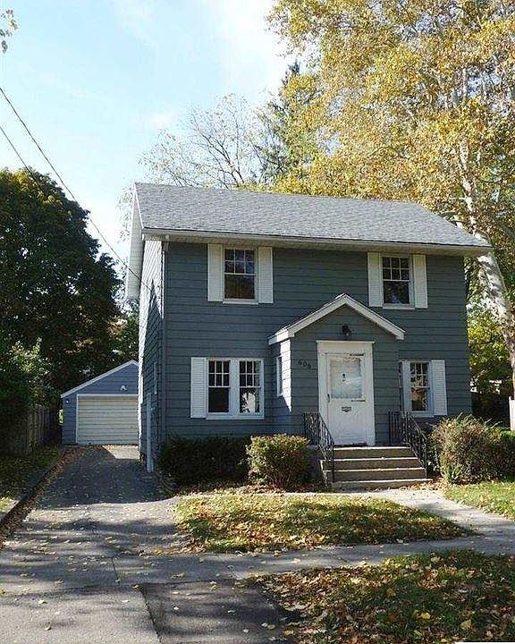 1st image of 608 S Grinnell St