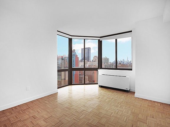 5th image of 420 W 42nd St APT 31B