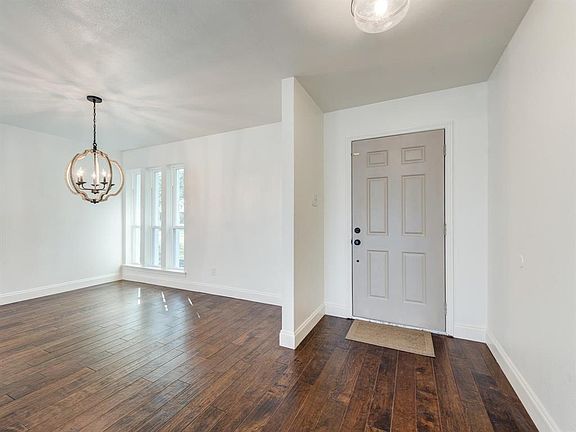 4th image of 2421 Sierra Ln