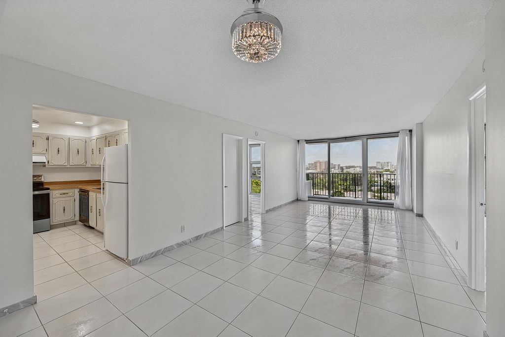 531 N Ocean Boulevard #805, photo 7