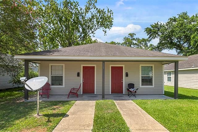 1st image of 807 & 809 Live Oak St