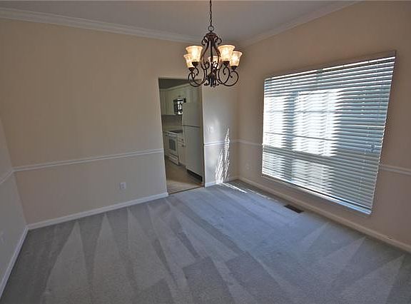 3rd image of 620 Meadow Glen Ct