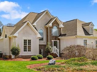 2716 Colton Dr, Oak Ridge, NC 27310