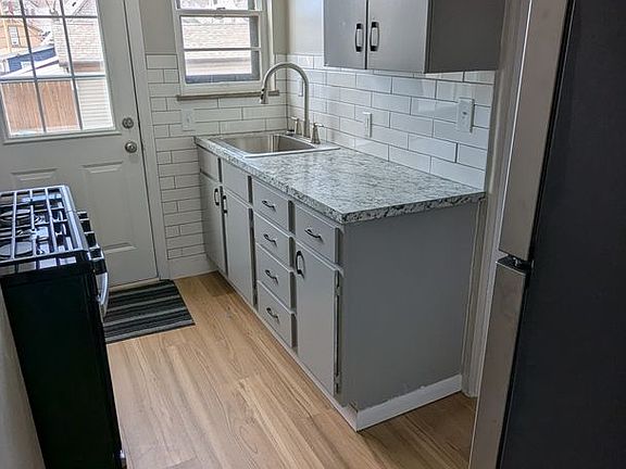5th image of 134-144 Benton St #140