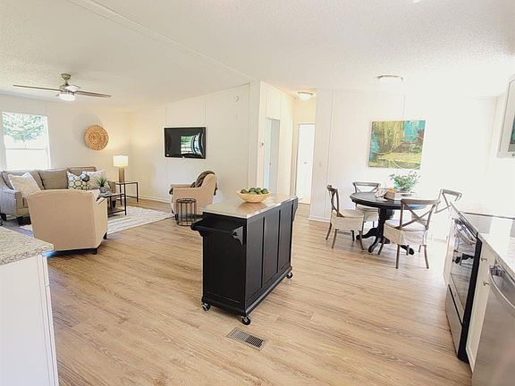 4th image of 9032 Forington Ln