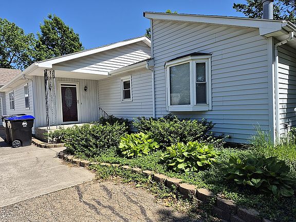 3rd image of 3632 SE Croco Rd