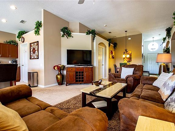 2nd image of 8133 Sun Palm Dr