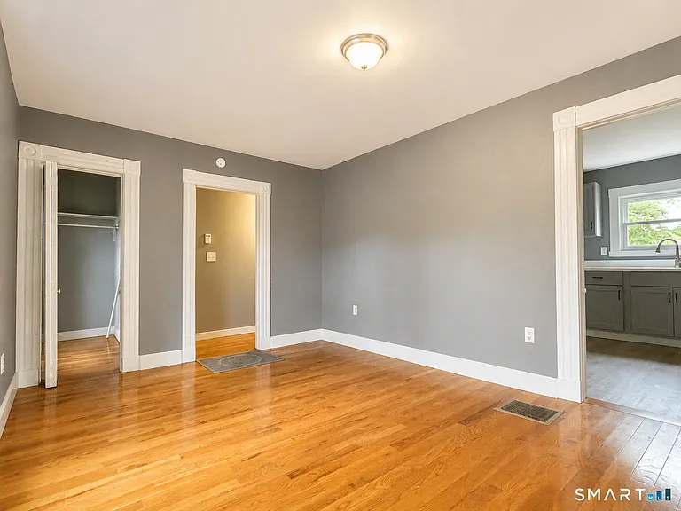 205B Laurel St — Photo 9