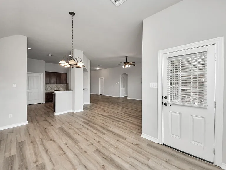 2310 Brett Ct — Photo 21