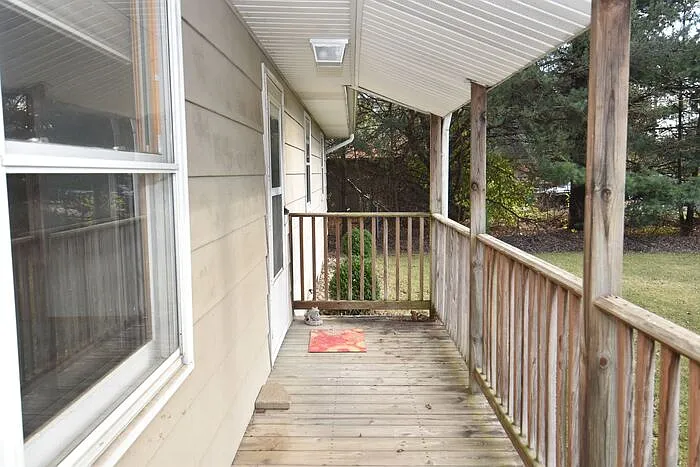14769 Day Rd — Photo 2