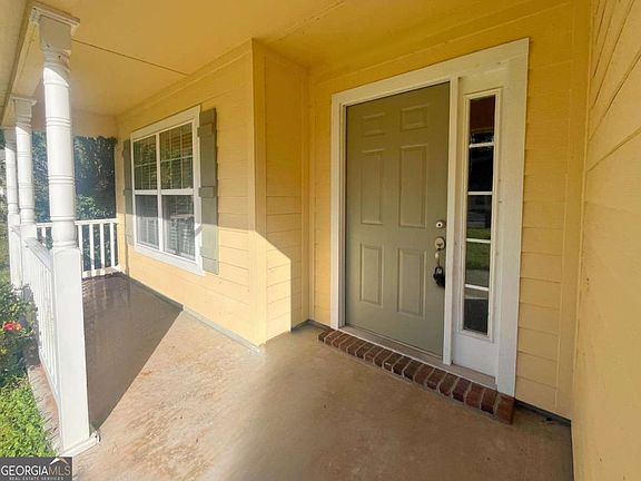 4th image of 303 Gary Cir