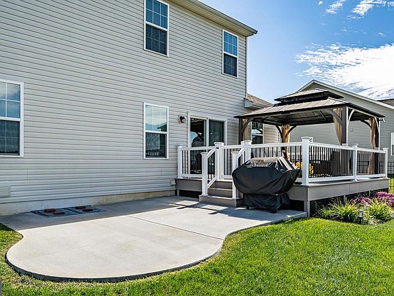 2nd image of 114 Dague Farm Dr