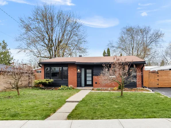 35E 1008th Ave, Montreal, QC H8P 2Z8