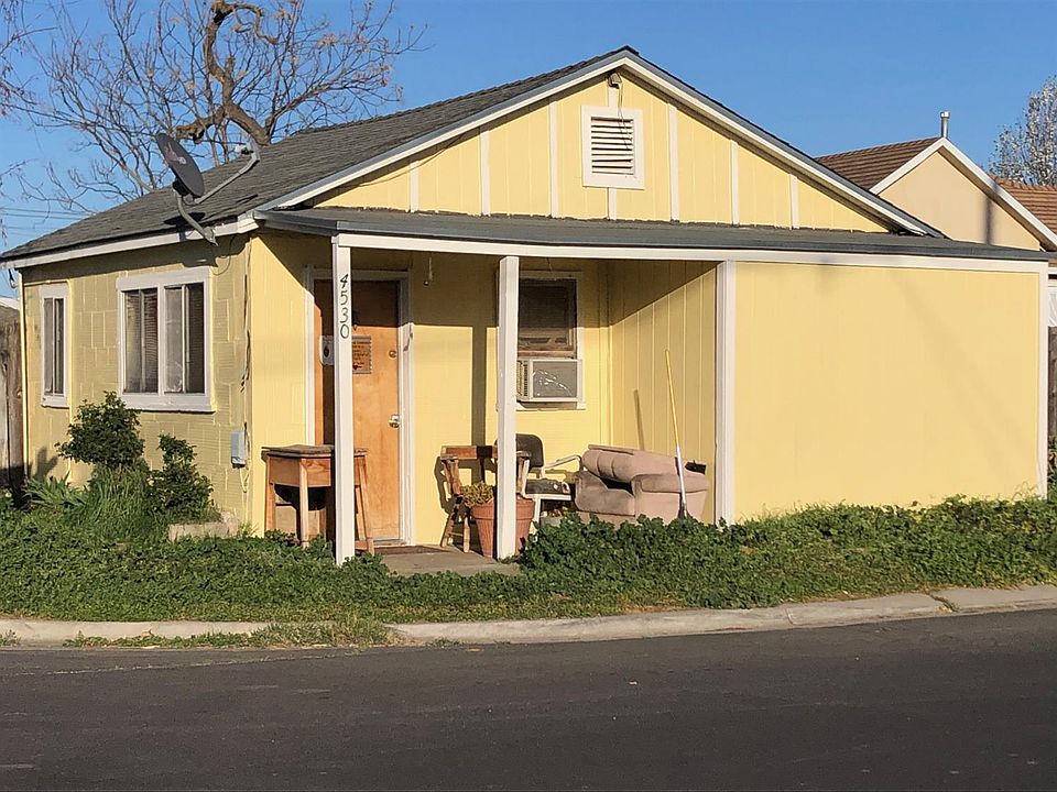 2nd image of 4530 Curtis St