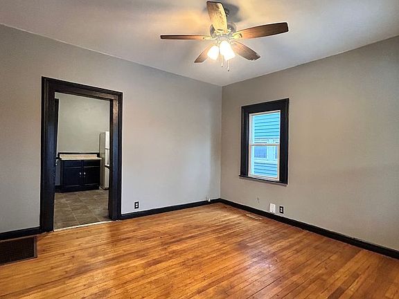 2nd image of 315 N Dewey St