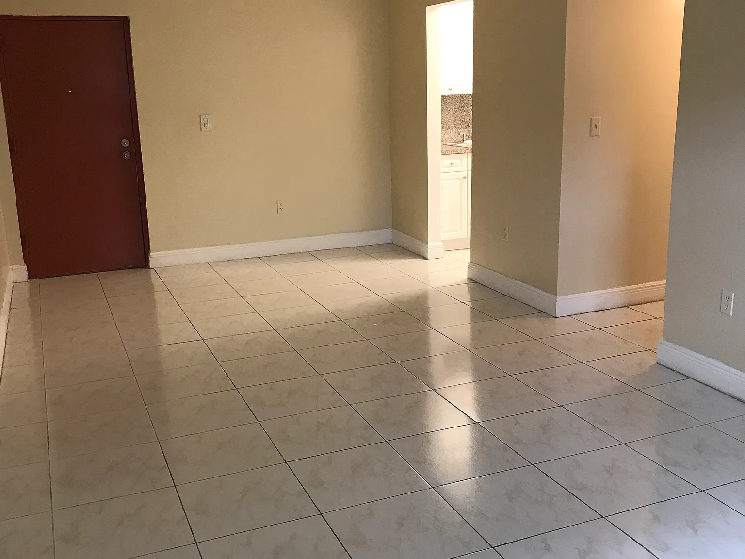 2 bed, 1100 sqft, $2,300 — Photo 4