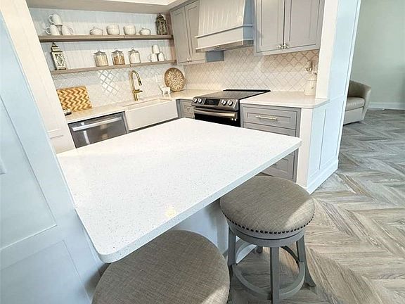4th image of 1651 Mentor Ave APT 2901