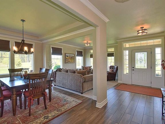 3rd image of 1709 W Cinibar Ln