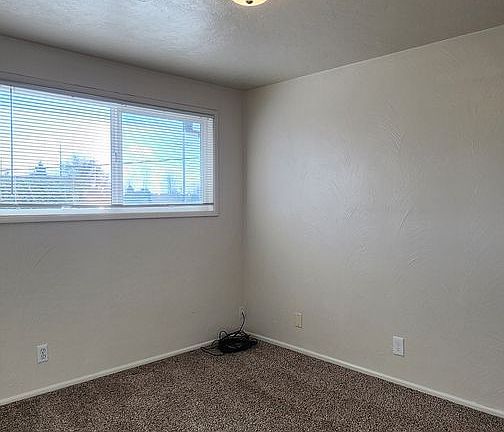 4th image of 455 W D St #455-17