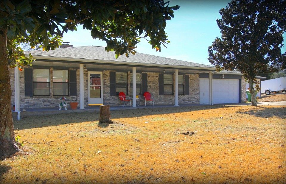 1st image of 164 Golfview Dr