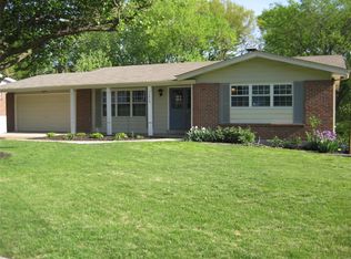 1215 Miremont Dr, Ballwin, MO