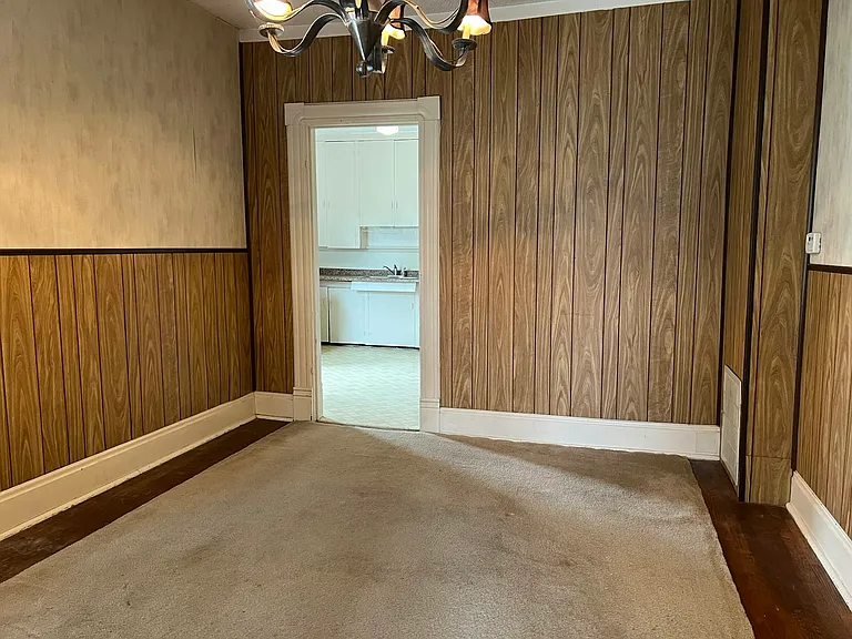 218 E Erie St #3 — Photo 5