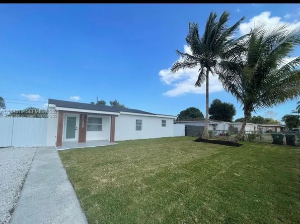 14641 Jackson St, Miami, FL 33176