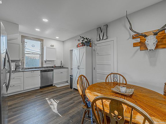 4th image of 1541 Union Ave